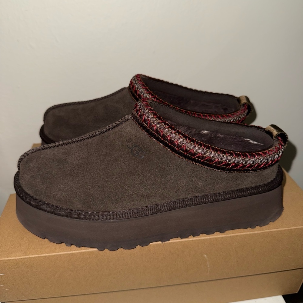 UGG Tazz slippers